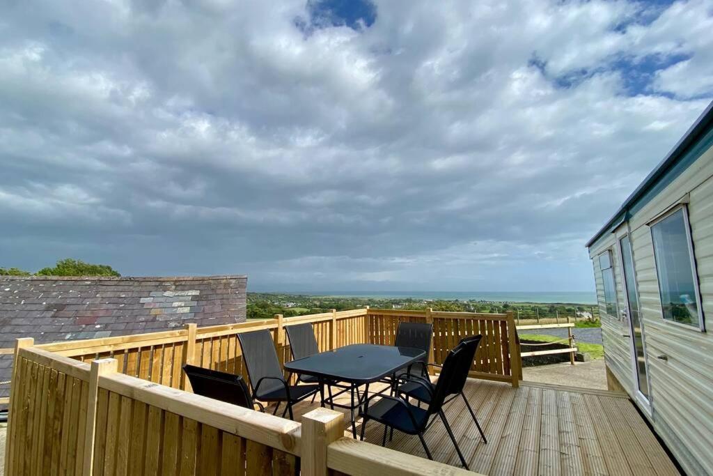 Villa Snowdon Bay - North Wales - Stunning Llyn Peninsula Mountain & Ocean Views - Wilde Retreats Pwllheli Esterno foto