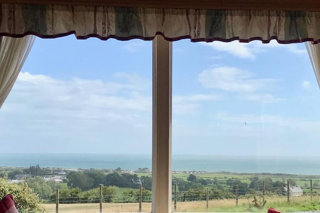 Villa Snowdon Bay - North Wales - Stunning Llyn Peninsula Mountain & Ocean Views - Wilde Retreats Pwllheli Esterno foto